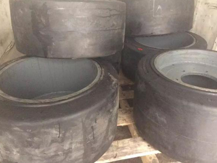 銑刨機輪胎 壓配式實心輪胎